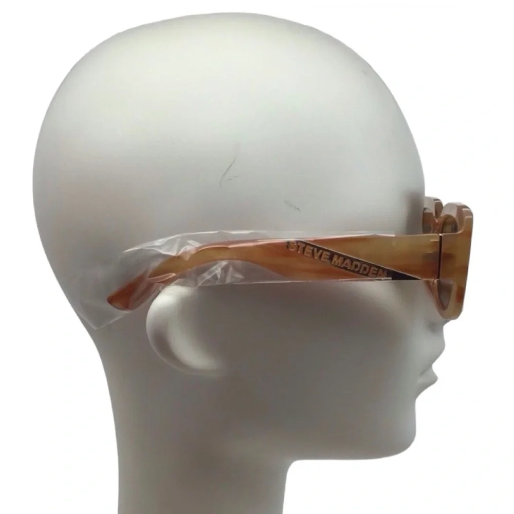 Steve Madden Rectangular Frame Sunglasses (NWT) (Size: OSFM) - Picture 5 of 6